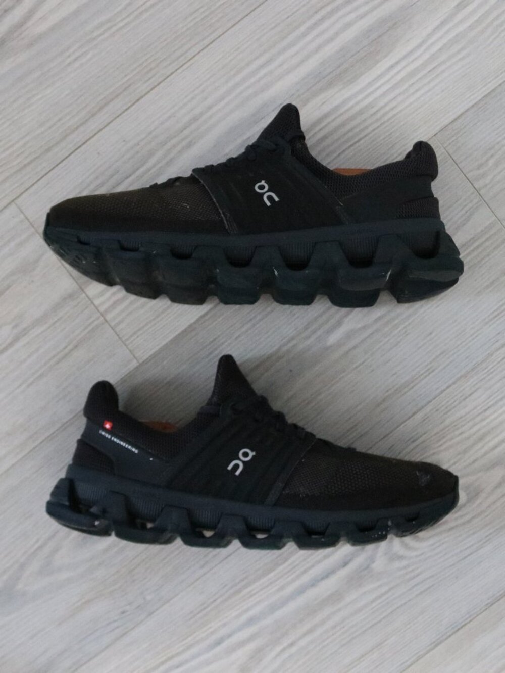 On Cloudswift 3 AD Running Shoes Men's 9 Black White Athletic Gym Sneakers READ